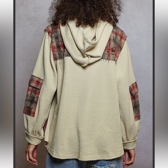 POL ❤️ Plaid Thermal Hoodie with Floral Embroidery - Picture 3 of 5